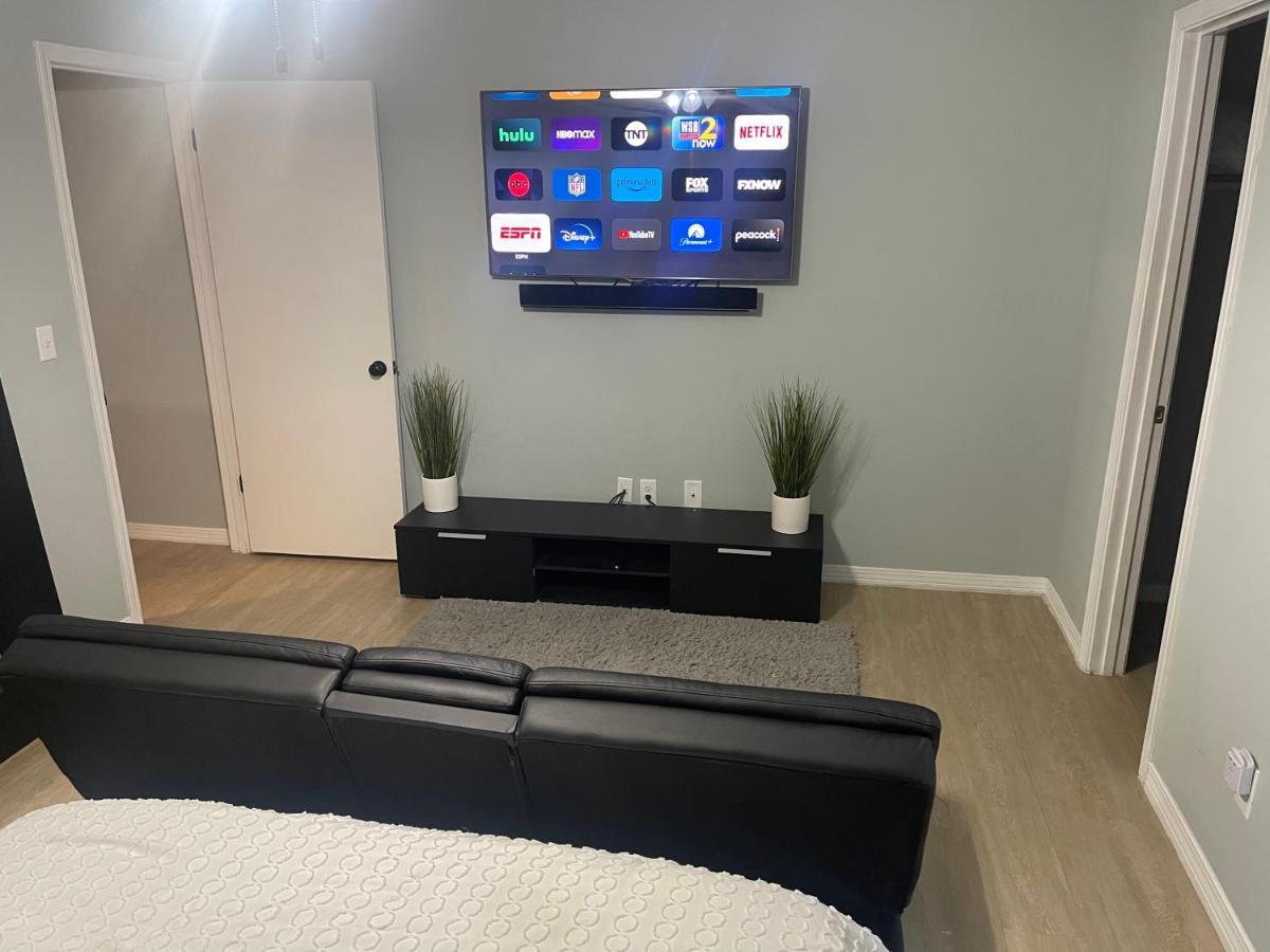 Modern 2 Bedroom Townhome Minutes From The Beach!! フォート・ウォルトン・ビーチ エクステリア 写真